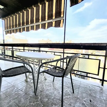 1- Happy Days Beach Center Mercado Homestay *